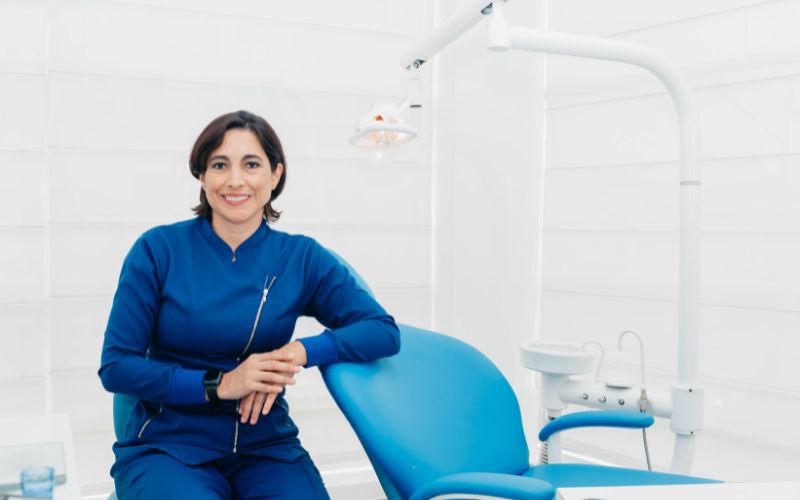 No momento, você está visualizando Gengiva sangrando: causas e quando é grave