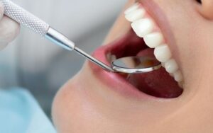 Leia mais sobre o artigo Bruxismo e doença periodontal: qual a relação entre os dois? 